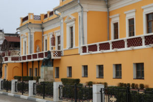 Галерея після ремонту фасаду