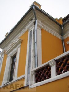 Галерея після ремонту фасаду