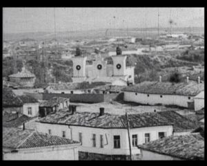 Старовинне татарське місто Карасубазар, розташоване в долині річки Біюк-Карасу