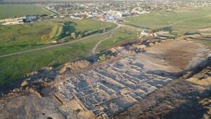 Манітра. «Макітра». «Руська».