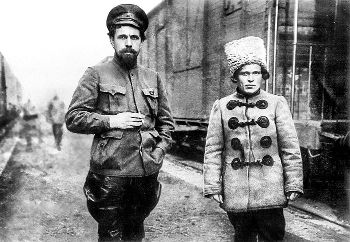 Pavlo Dybenko, commander of the Zadniprovsk Rifle Division and Brigadier General Nestor Makhno, Katerynoslav, 1919