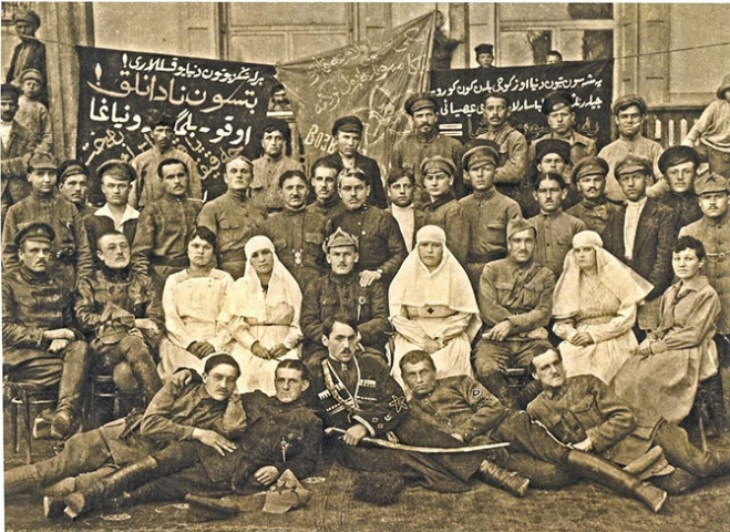 Muslim communists. Source - https://islam.in.ua