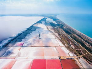 Отрута, без якої неможливе життя: історія кримської солі